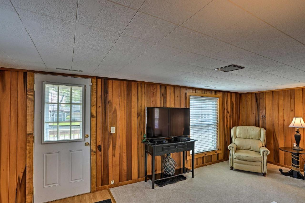 Home With Lake-View Deck By Camp Perry And Magee Marsh Port Clinton Dış mekan fotoğraf